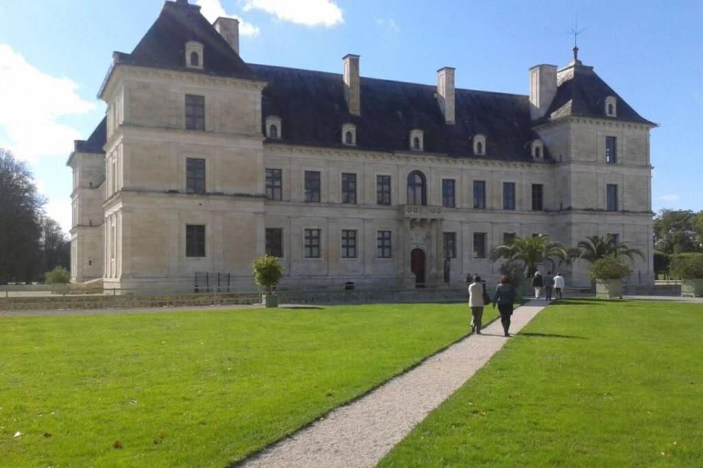 Charmante Maison Bourguignonne Avec Grand Jardin Et Parking Montbard Esterno foto