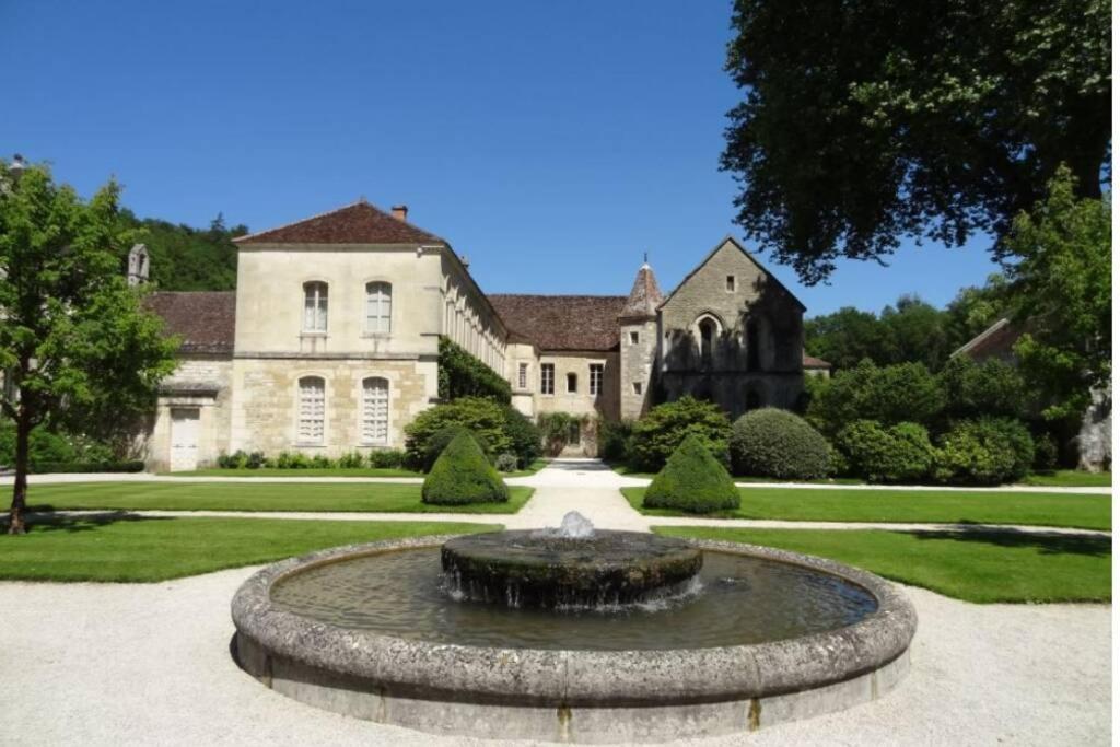 Charmante Maison Bourguignonne Avec Grand Jardin Et Parking Montbard Esterno foto