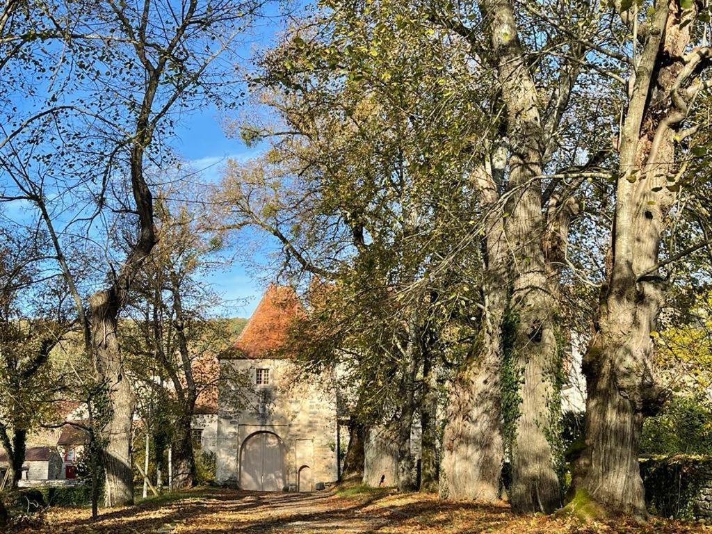 Charmante Maison Bourguignonne Avec Grand Jardin Et Parking Montbard Esterno foto